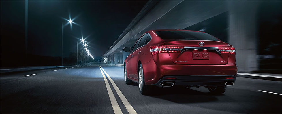 Modelo Avalon>
                                        </div>
                                    </div>
                                    <!-- end slide -->
                                    <!-- slide -->
                                    <div class=